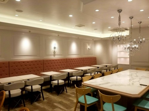 幸せのパンケーキ　梅田阪急東通り店