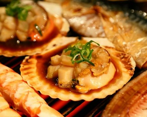 力丸名物活ホタテ貝のバター焼！是非ご賞味下さい！