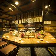 人気のカウンターでは、目の前で焼いてくれます☆まさに炉ばた焼きの醍醐味！