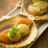 活ホタテ貝のバター焼