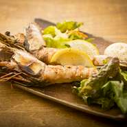 "
身がたっぷりの大海老は、シンプルに塩焼きで。素材の美味しさをそのまま味わってください。


一尾税込770円
