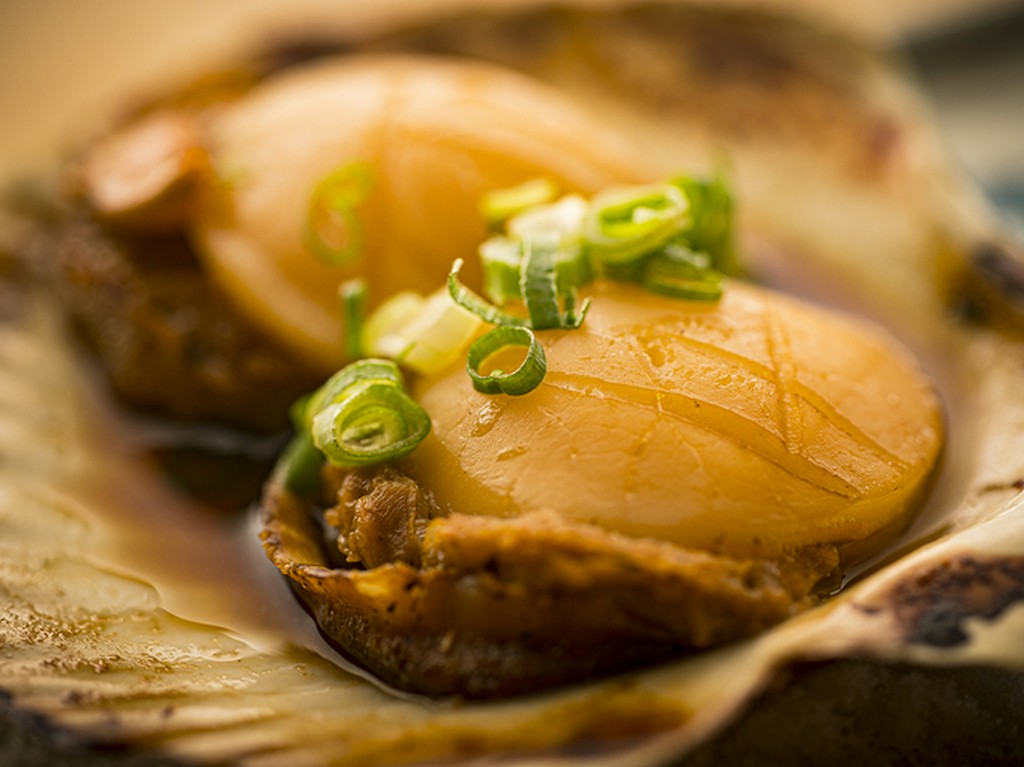 焼き師のパフォーマンスは圧巻！