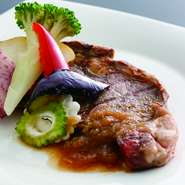 お肉を気軽に楽しみたい方へ、デザートまでセットになったステーキコースがおススメ。
デイリースープ/ＵＳサーロインステーキ180g/サラダ/ライスorブレッド/デザート/珈琲or紅茶