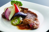 お肉を気軽に楽しみたい方へ、デザートまでセットになったステーキコースがおススメ。
デイリースープ/ＵＳサーロインステーキ180g/サラダ/ライスorブレッド/デザート/珈琲or紅茶