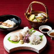 本場関西の料亭で修業した大将が腕をふるう、本格的な鱧料理が自慢です。※すべてコース一例のため値段は御座いません。