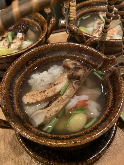 名残鱧と松茸の土瓶蒸し