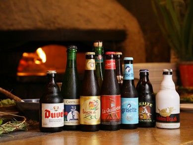 ヨーロッパ産を中心としたワインやベルギービールを味わう