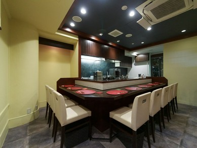 “自然と会話が弾む、心地良い空間”。