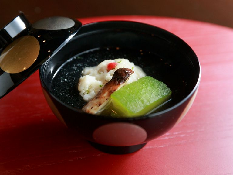 鱧しんじょうと翡翠冬瓜のお椀