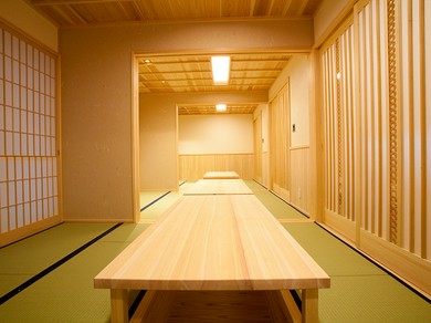 親しい間柄が安心して集まれる環境で外食を楽しむ