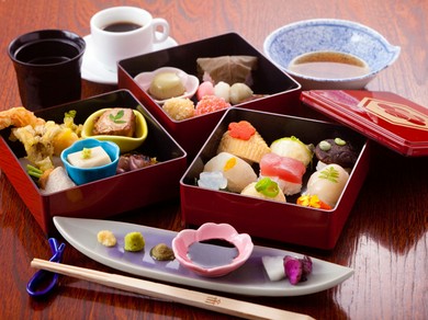 両家の親睦を深めるための食事会、七五三などお祝いの席に