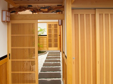 落ち着いた大人の雰囲気で二人の時間を
