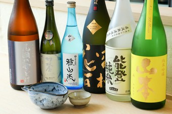 福井県のみならず県外の貴重なお酒も取り揃えております