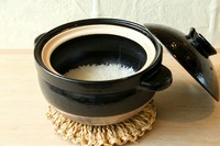地元福井県大野産コシヒカリを使用した釜炊きご飯