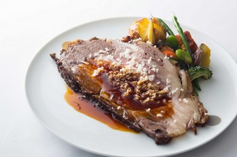 国産牛のローストビーフ　カッティングサービス