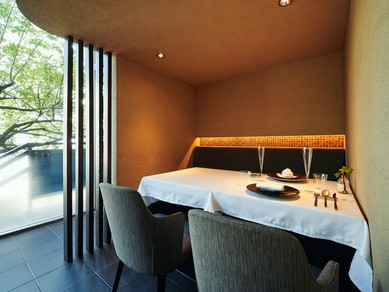 洗練された空間で、食事や会話を心ゆくまで堪能