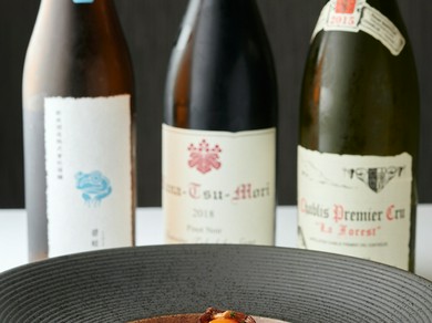ブルゴーニュ産のワインを中心に200種ご用意