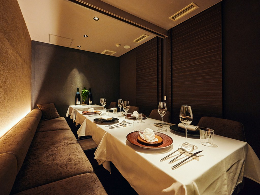 5名～8名様の個室を完備。ご家族や接待、大切なシーンにオススメ