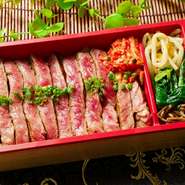 23種類のテイクアウトお弁当がございます。
焼肉弁当はもちろん　ビビンバやチゲなど800円からご用意しております。