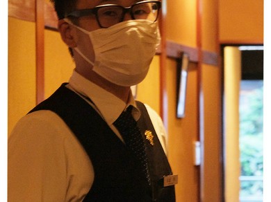 【大型ワインセラー完備・ソムリエ勤務】