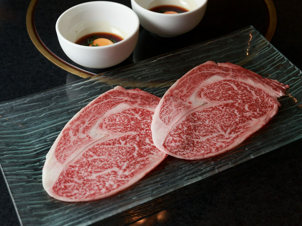 薄切り大判和牛　リブロースの焼しゃぶ～こだわりの濃厚卵黄だれ～