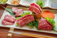 〇上焼肉ランチコース3500円
〇吟撰ランチコース4500円
〇焼肉ステーキコース5500円
