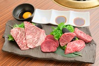 ・肉の日ランチ2100円
・肉の日特選ランチ3150円