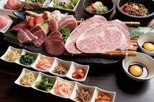 A5ランク希少部位や和牛のタン塩などを贅沢に使用した極みコースです。大切なお時間に是非ご利用下さい。