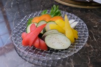 ・旬の野菜盛り合わせ1100円
・青森県産にんにく焼き780円
・サンチュ(6枚)550円
・薬味4種(葱ムンチュ・青唐辛子・大蒜スライス)500円
・青唐辛子300円
・大蒜スライス300円
・葱ムンチュ300円
・ライス330円