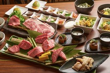 旬の食材と共に上質な赤身肉を堪能頂けます。旬の食材と共にワンランク上のコース構成となっております。