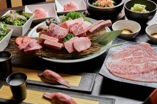 A5ランク希少部位や和牛のタン塩などを贅沢に使用した極みコースです。大切なお時間に是非ご利用下さい。
