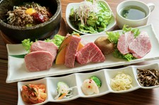 お祝い事やご接待にもおすすめの希少部位もランチから味わえる吟撰コースです。