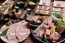 A5ランク希少部位や和牛のタン塩などを贅沢に使用した極みコースです。大切なお時間に是非ご利用下さい。