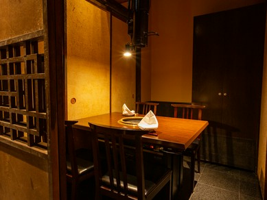 落ち着いた大人の雰囲気で二人の時間を