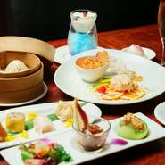 女性に人気のメニュー集めたコースメニューです。
色々なお料理をお召し上がりいただけるように、一品一品ボリュームを抑えております。
お料理はお客様ごとにお取り分けしご提供しております。
