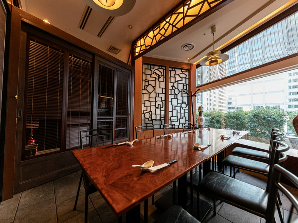 円卓のある半個室や個室