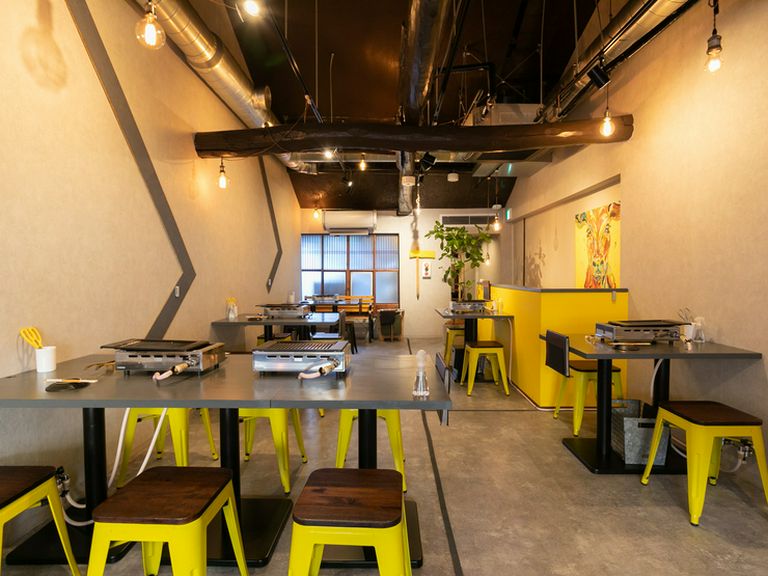 焼肉店らしからぬ“オシャレなカフェ風の内装"も魅力の一つ