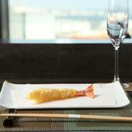 30階からのオリーブオイル油で揚げた天ぷらをお楽しみください。