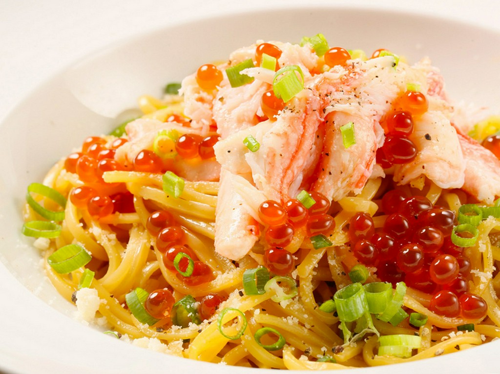 ズワイガニ　イクラパスタ