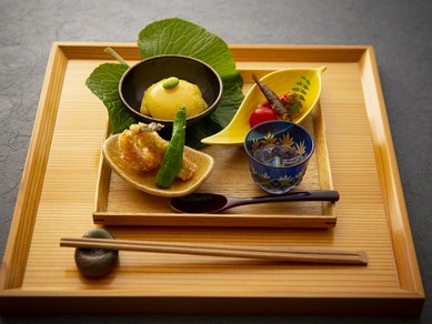 洗練された空間で、食事や会話を心ゆくまで堪能