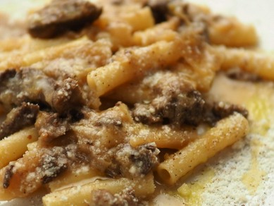 牛ホホ肉のナポリのジェノベーゼ　パスタヅィーティ