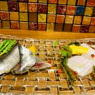 前菜メニューの中から2種お選び頂けます。
(2種以上も対応しております！)