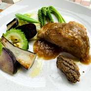 土・日・祝ランチ、全日ディナーは1ドリンク制とさせていただいております。