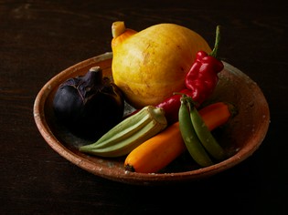 実弟が営む青果店から届く生産者の思いが詰まった四季折々の野菜