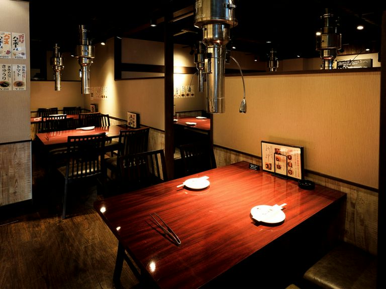 最大24名同時での宴会利用も可能なBOX席