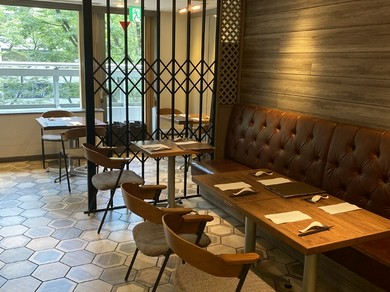 温かみのある店内