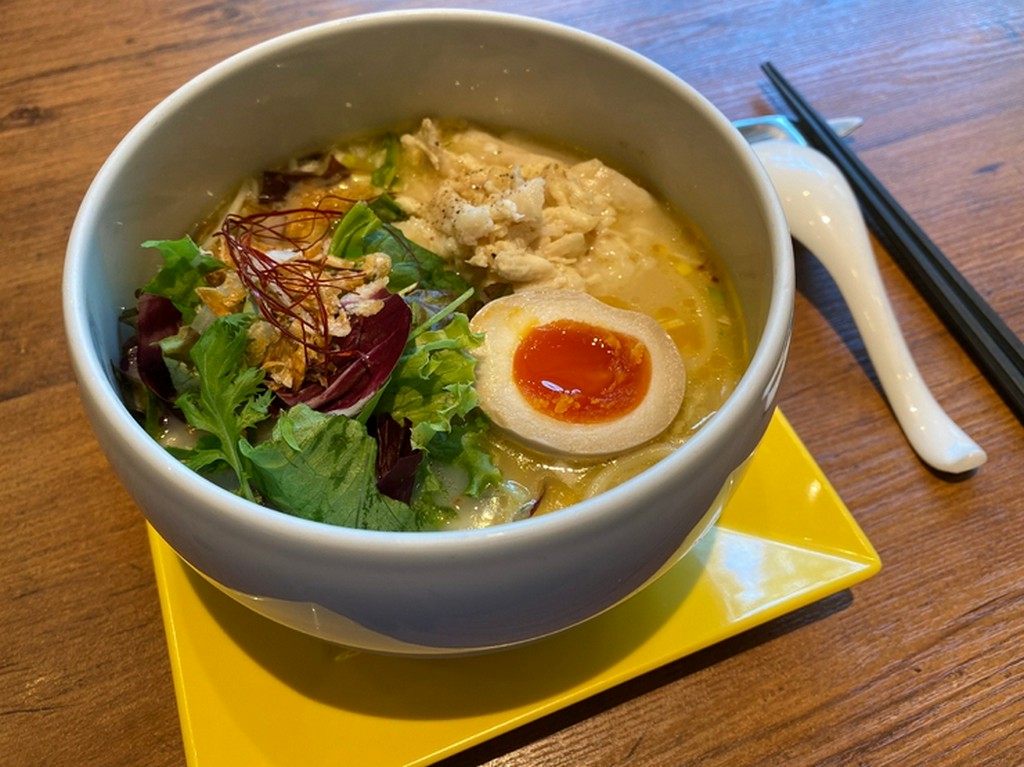 蔭山樓名物 鶏白湯塩そば