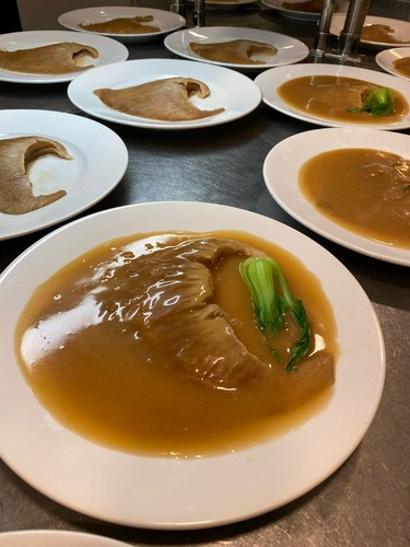 蔭山樓名物、フカヒレの姿煮