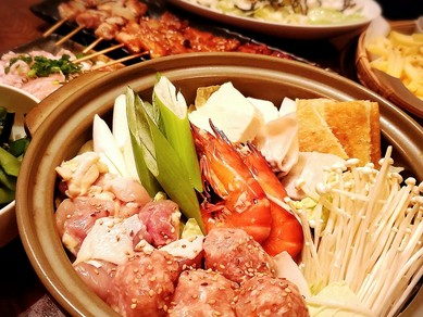 焼鳥だけでなく、寒い冬の季節は、あったか鍋もおすすめ！
