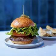 自家製バンズと牛肉100%パティのオリジナルハンバーガー